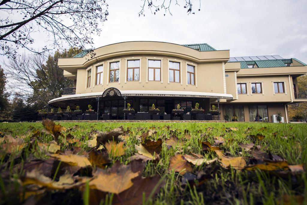 Villa Park Hotel Ustrumca Dış mekan fotoğraf